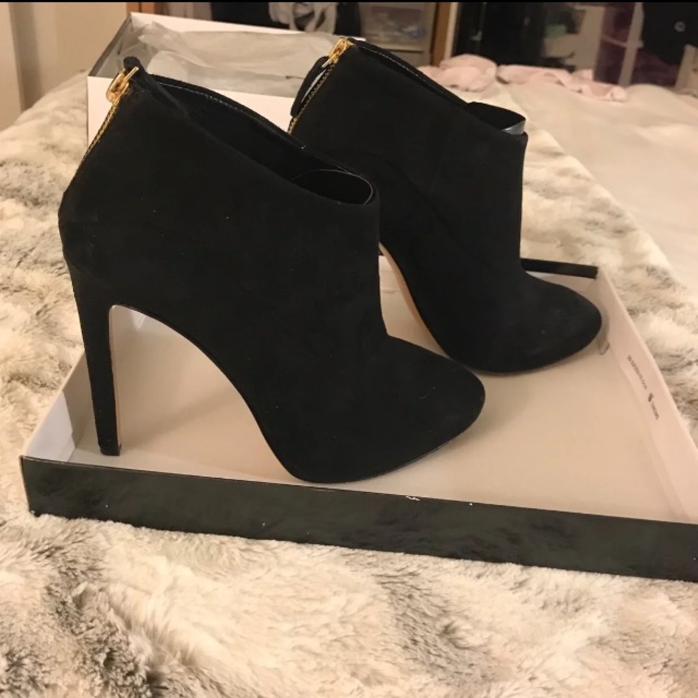 Nine West Navajoe Black Sued Booties